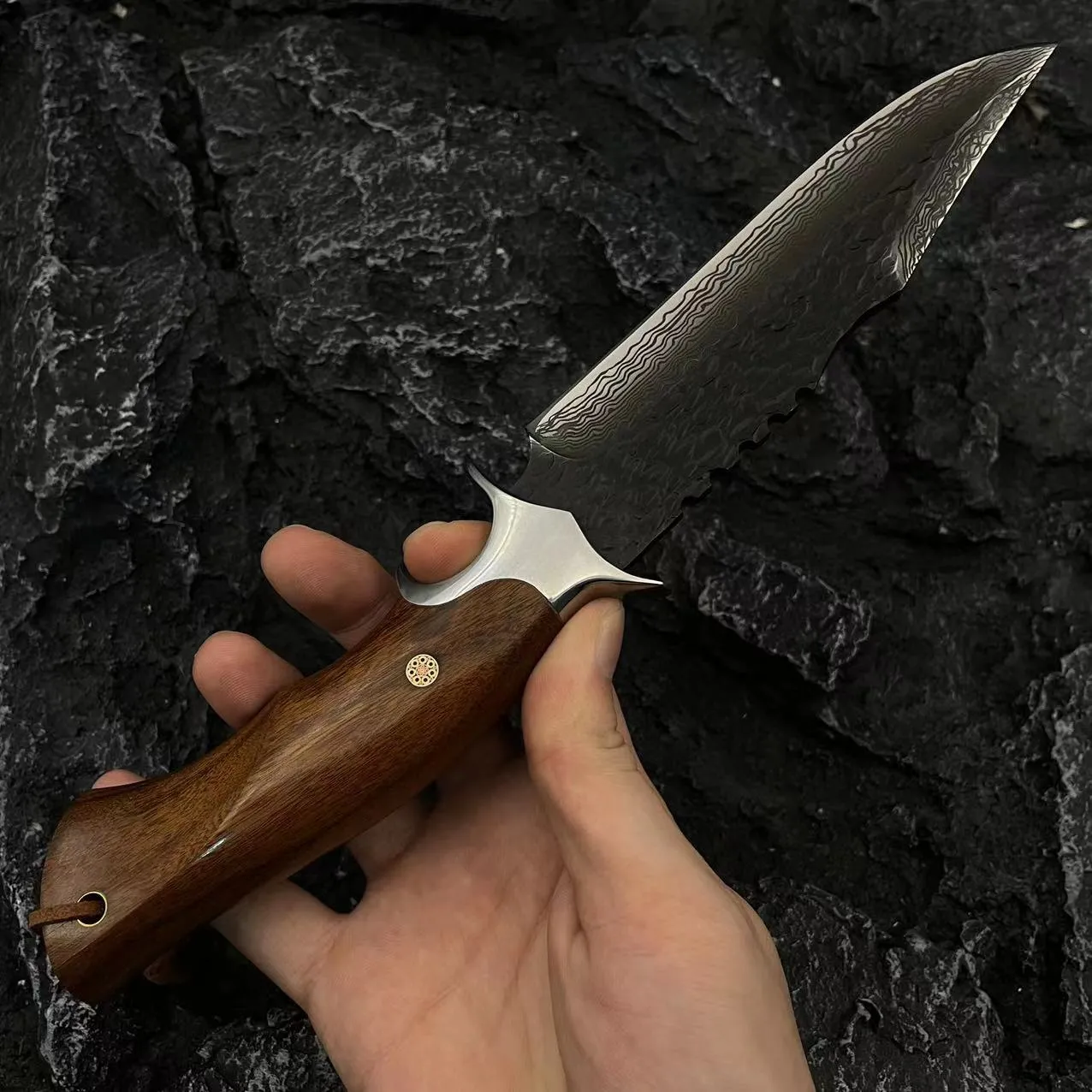 Handmade Fixed Blade Camping Knife - Full Tang Wood Handle, Gorgeous Pattern with Leather Sheath, EDC Knife for Outdoor, Survival  or everyday use