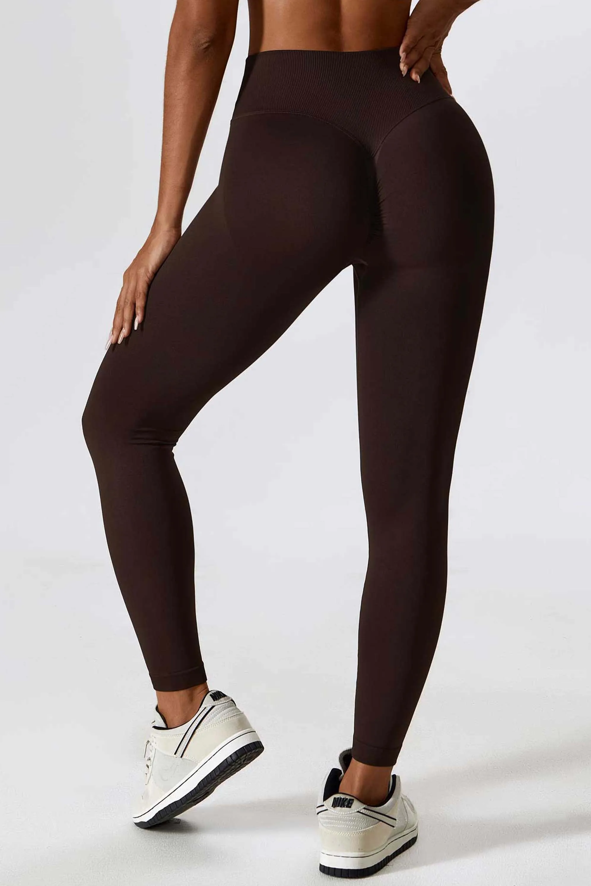 HR4596-BR European and American medium-intensity peach hip-lifting sports fitness leggings, seamless and naked feel yoga pants.