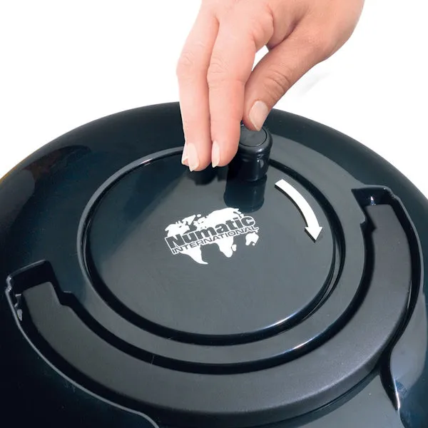 Numatic Henry 9Lt Pull Along Vacuum Cleaner